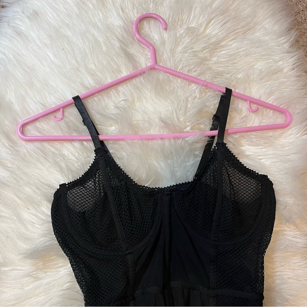 Small Lace Bodysuit - Picture 2 of 3